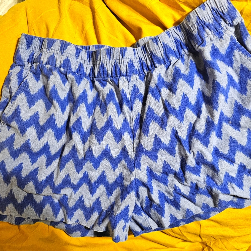 Peace and Pearl's Size Medium women's shorts are in great condition.